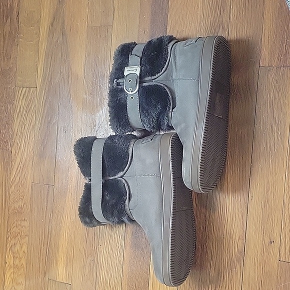 GUESS Ggamburr Gray Winter Snow Boot women’s-Size 7 - Picture 3 of 17
